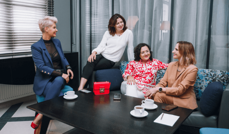 inteligencja emocjonalna czerwona szpilka