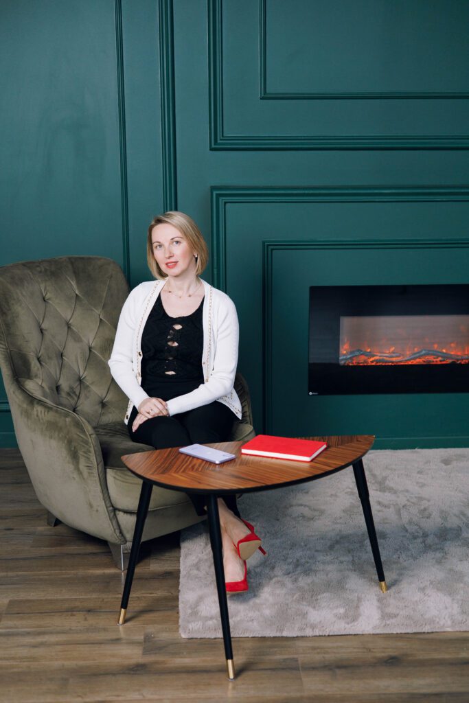 wywiad z kobietą biznesu dla kobiecego klubu biznesowego Czerwona Szpilka